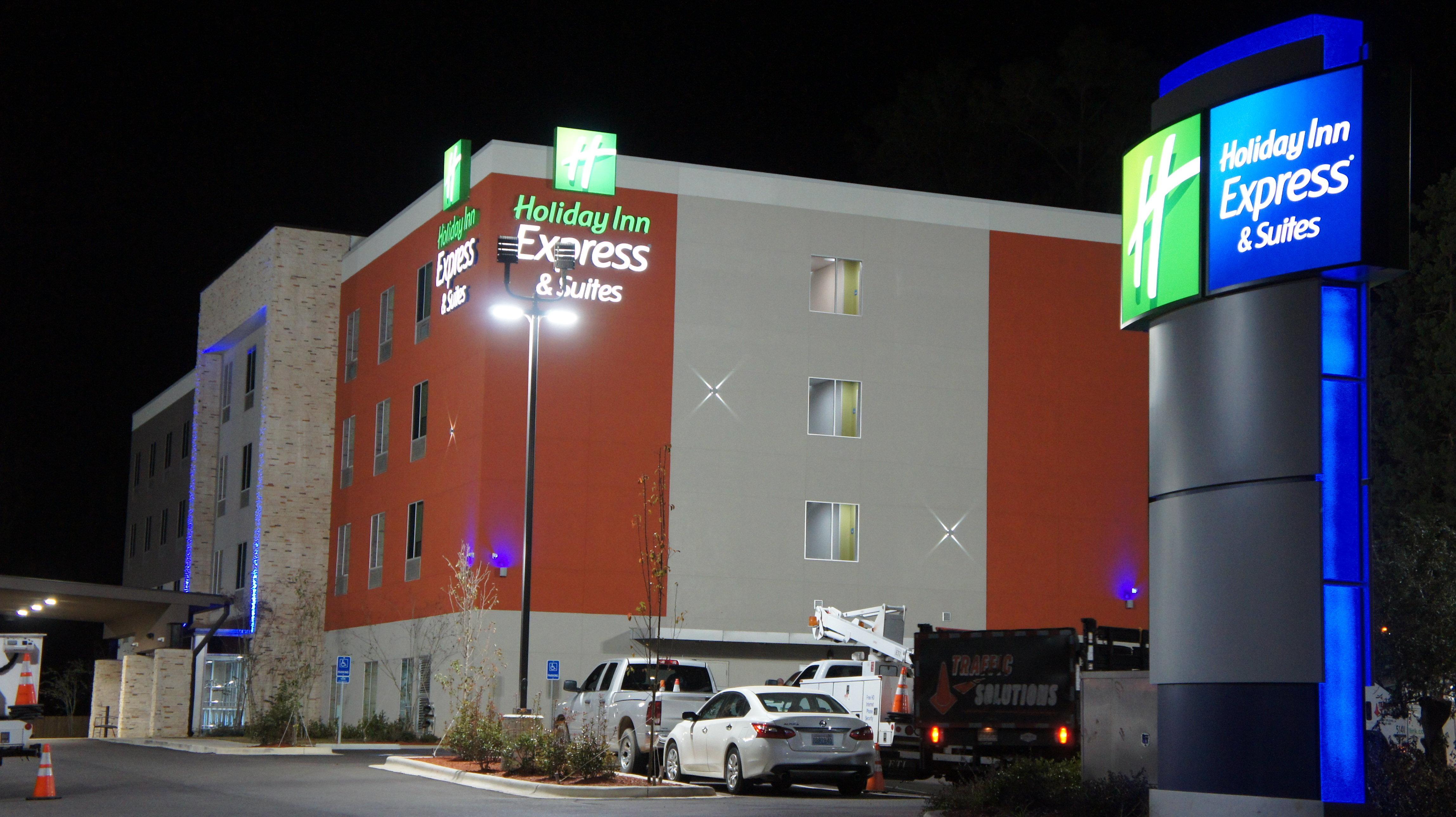 Holiday Inn Express & Suites Pineville-Alexandria Area Exterior foto